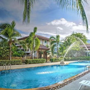 Whispering Palms Suite